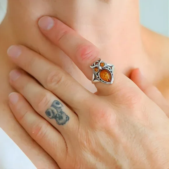 Baltic Amber Owl Ring in 925 Sterling Silver - Picture 4 of 4